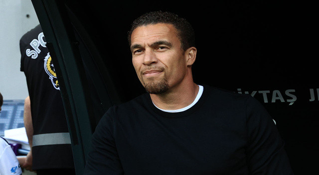 Beşiktaş Teknik Direktörü Valerien Ismael, sportif direktör Ceyhun Kazancı'yla bir transfer zirvesi gerçekleştirdi.

Fransı çalıştırıcı, oyun tarzına uygun santrfor tipini anlattı ve listesindeki isimleri Kazancı'ya sundu.