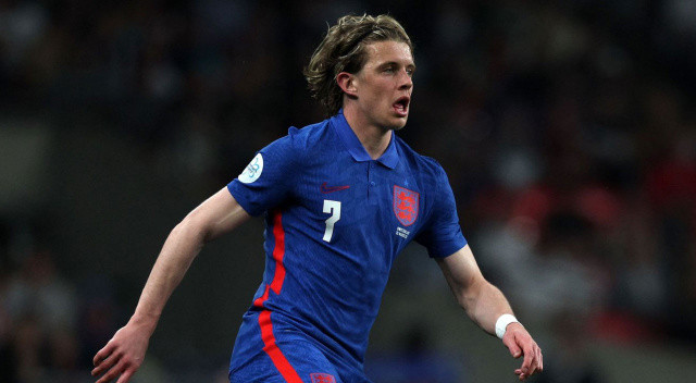 Conor Gallagher... Chelsea'den Crystal Palace'a kiralanan 20 yaşındaki İngiliz orta saha oyuncusu Premier League'de müthiş bir sezon geçirdi.
Thomas Tuchel onu kadrosunda görmek istediğini açıkladı. Yetenekli İngiliz Londra'da kalıyor.