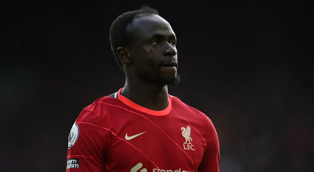 Sadio Mane... Liverpool'la 1 sezon daha sözleşmesi bulunan Senegalli yıldız Bayern Münih'le anlaştı. 30 yaşındaki futbolcu Lewa'nın boşluğunu doldurmaya çalışacak.