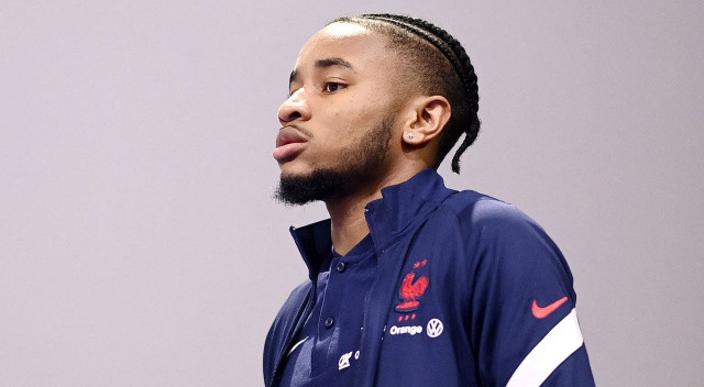 Christopher Nkunku... Leipzig'in 24 yaşındaki forvet arkası, çok etkili bir sezon geçirdi. PSG altyapısından yetişen Nkunku, yuvaya dönmek istediğini açıkladı. Gözler Mbappe'nin kararında...