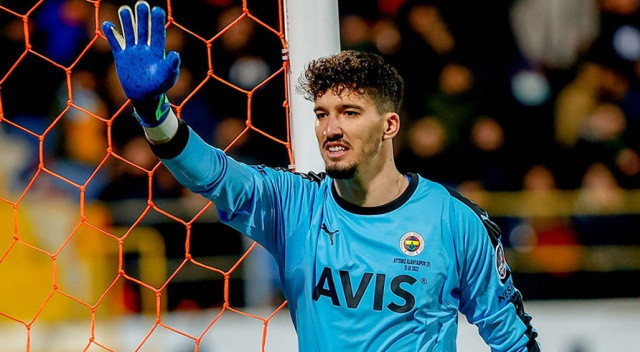 Altay Bayındır... Fenerbahçe'nin 24 yaşındaki milli kalecisini piyasa değeri 500 bin euro yükselerek 16 milyon euro oldu.