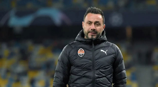 Bir süre önce Shakhtar Donetsk'ten ayrılan 42 yaşındaki teknik adam, Galatasaray'la görüşmelere başladı.