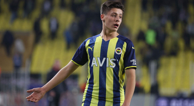 Arda Güler'in serbest kalma bedeli 30 milyon euro...
Fenerbahçe, bu transfer gerçekleşirse 30 milyon euroyu kasasına koyacak ve Jorge Jesus'un istediği transferler için büyük bir gelir elde etmiş olacak.