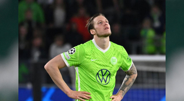 Futbola Willem altyapısında başladığında onun ileride Hollanda Milli Takımı seviyesinde bir golcü olabileceğine kimse inanmıyordu.
Çünkü dev bir fiziği vardı ve zengin çocuğuydu! Oysa Hollandalı golcüler Van Basten, Kluivert, Bergkamp ve Van Nistelrooy gibi isimler farklı profillerdi.