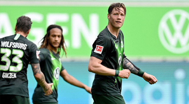 Wout Weghorst'un kariyer istatistikleri göz kamaştırıcı... Bir kere her sezon istikrarlı bir şekilde çift hanelerde gol ya da asist katkısı sağlıyor.
Wolfsburg'daki 3 sezonunda sırasıyla 16, 17 ve 20 golle sezonu tamamladı.
