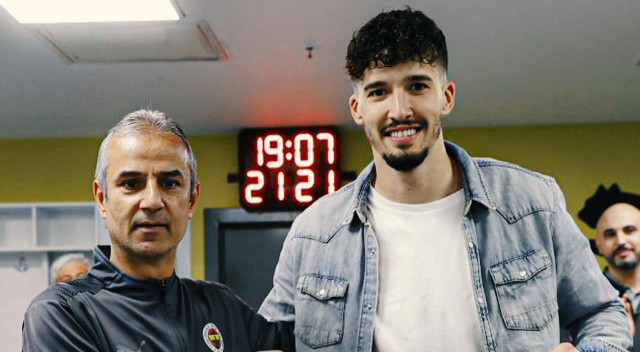 24 yaşındaki file bekçisi kötü geçen sezonlarda Fenerbahçe taraftarının yüzünü güldüren ender isimlerden biri oldu.