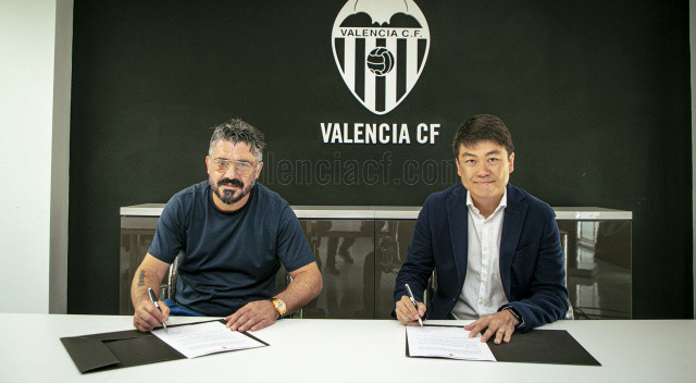 Valencia, teknik direktörlük görevine Gennaro Gattuso'yu getirdi. La Liga ekibinden yapılan açıklamada, 44 yaşındaki İtalyan teknik adamla iki yıllık sözleşme imzalandığı kaydedildi. 2017-19 yıllarında Milan'ı çalıştıran Gattuso, 2020 yılında Napoli ile İtalya Kupası şampiyonluğu yaşadı