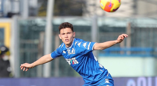 Kristjan Asllani... İnter, Empoli'nin 20 yaşındaki Arnavut ön liberosuyla anlaştı. 10 milyon euro piyasa değeri bulunan futbolcu için bonservis pazarlıkları sürüyor.