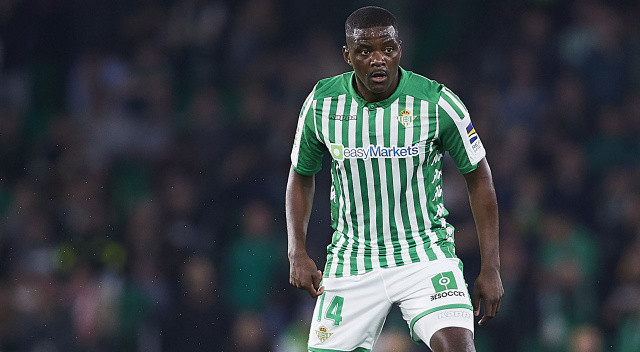 Yağız Sabuncuoğlu'nu haberine göre; Fenerbahçe'nin 6 numara için istediği ilk isim William Carvalho. 
Oyuncunun sözleşmesinde çıkış maddesi bulunuyor. William Carvalho Fenerbahçe'nin sözleşme şartlarını kabul ederse; Fenerbahçe, Real Betis ile çıkış maddesi üzerinden bonservis pazarlıklarına başlayacak.