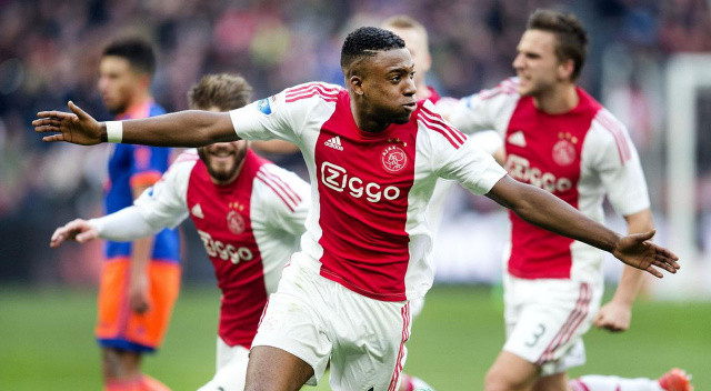 Vitesse'nin 25 yaşındaki stoperi Riechedly Bazoer, Marsilya'ya bedava transfer oldu. Hollandalı futbolcunun ismi Süper Lig ekipleriyle de anılmıştı.