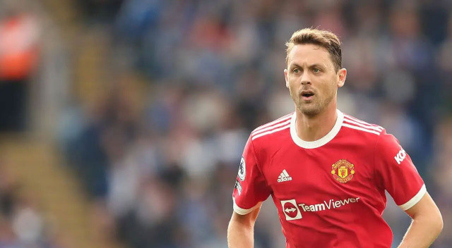 Galatasaray'a yazılan Nemanja Matic, AS Roma'ya imza attı.
34 yaşındaki defansif orta saha teknik direktör Jose Mourinho'yla yeniden buluştu.
