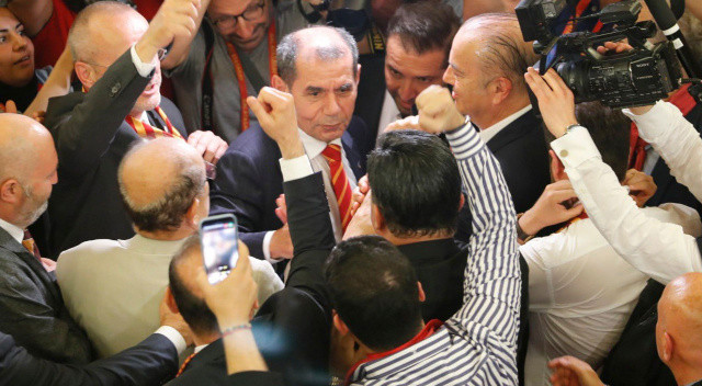 Transfer çalışmalarıyla ilgili olarak ise Dursun Özbek,