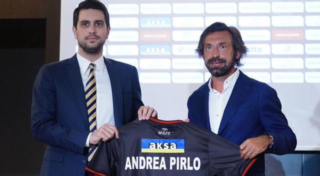 VavaCars Fatih Karagümrük, İtalyan teknik direktör Andrea Pirlo ile dün resmi sözleşme imzaladı. Futbolun gelmiş geçmiş en iyi orta saha oyuncularından olan Pirlo, Milan'da beraber çalıştığı eski teknik direktörü Fatih Terim için biyografi kitabında