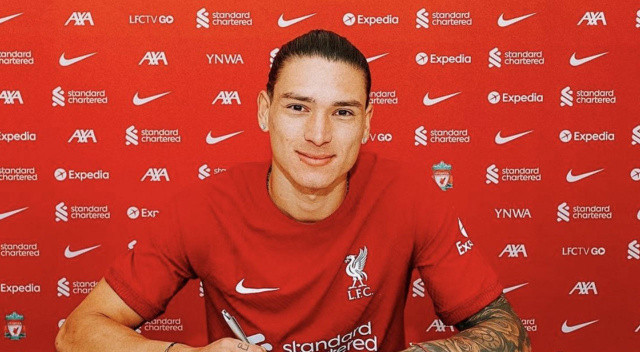 Darwin Nunez... Liverpool'un 100 milyon euroluk golcüsü dün basına tanıtılmıştı.
22 yaşındaki Uruguayli santrfor,
