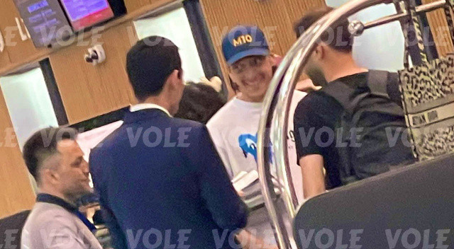 Sezonu açan Fenerbahçe’de yeni sezon hazırlıklarına alınmayan Mesut Özil, Almanya’ya gitti.