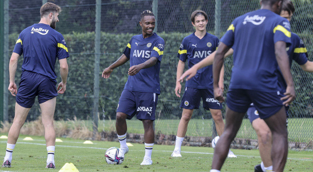 Yeni transfer Lincoln Henrique, takımla antrenmana çıktı.