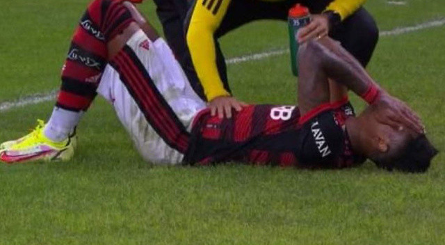 Brezilya Serie A’nın 12. haftasında Cuiaba'yı ağırlayan Flamengo maçı 2-0 kazandı ama Bruno Henrique'yi kaybetti.
Maça ilk 11'de başlayan 31 yaşındaki futbolcu, 6'da Ayrton'un attığı golün asistini yapmıştı.