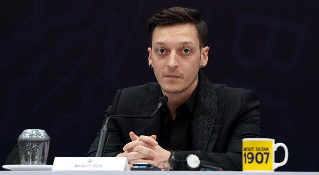 Fenerbahçe ile Mesut Özil arasındaki soğuk savaş devam ediyor.
Ali Koç'un