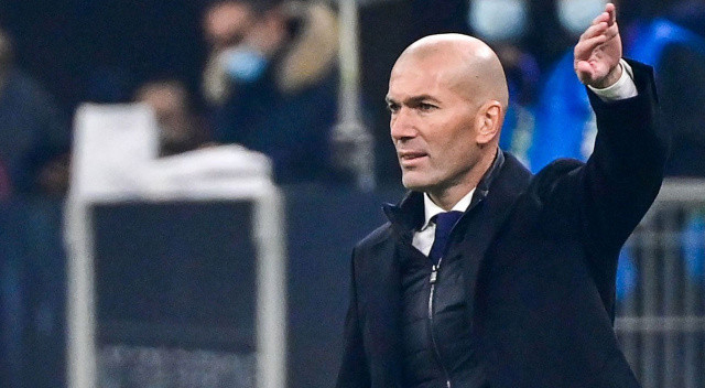PSG'nin patronu Al-Khelaifi, Zinedine Zidane'ın teknik direktörlüğe getirileceği iddialarını bir kez daha yalanladı.
Al-Khelaifi,