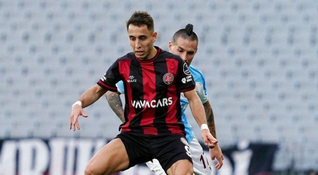 Karagümrük'e iki yıllık imza atması beklenen Emre Mor'un ise Beşiktaş'ın da transfer gündemine girdiği 
iddia edildi.