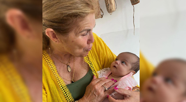 Cristiano Ronaldo'nun annesi, yeni torunu Bella Esmeralda ile ilk fotoğrafını paylaştı. Portekizli süper yıldızın annesi Dolores Aveiro, Mallorca'da devam eden tatillerinde iki aylık torununu kollarına aldı ve Instagram'da gururla fotoğraf paylaştı. 