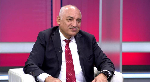 Türkiye Futbol Federasyonu Başkanı Mehmet Büyükekşi, D Smart’ta Bol’ca Futbol Özel yayınına konuk oldu. Emre Bol’un moderatörlüğündeki özel yayına, Milliyet Spor Müdürü Tayfun Bayındır, Hürriyet Spor Müdürü Mehmet Arslan, Milliyet Spor Yazarı Attila Gökçe, Posta Spor Yazarı Faik Gürses ve Fanatik Spor Yazarı Tunç Kayacı katıldı.