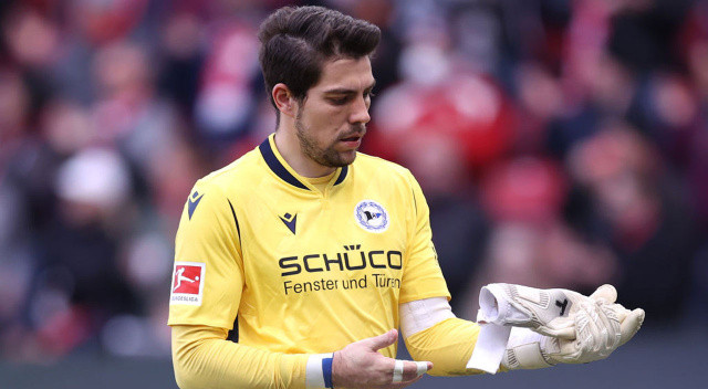 Stefan Ortega... Arminia Bielefeld'den ayrılan 29 yaşındaki Alman kaleci, Zack Steffen'in yerine Manchester City'nin yedek kalecisi olacak.