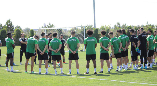 Konyaspor, MLS ekibi San Jose Earthquake'ten Kosta Rikalı stoper Francisco Calvo ile ilgileniyor. Amerikan kulübüyle sözleşmesi sona eren ve boşa çıkan 29 yaşındaki futbolcu, Abdülkerim Bardakçı'nın yerini dolduracak.