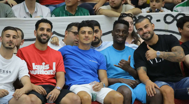 Profesyonel kariyerinde 7 kez farklı kulüplere kiralanan Bardakçı, altyapısından yetiştiği Konyaspor'da karieri sezonunu yaşayıp A Milli Takım havuzuna girmişti.
Beşiktaş'ın bonservis teklifini 2.8 milyon euroya çıkardığı iddia edildi.