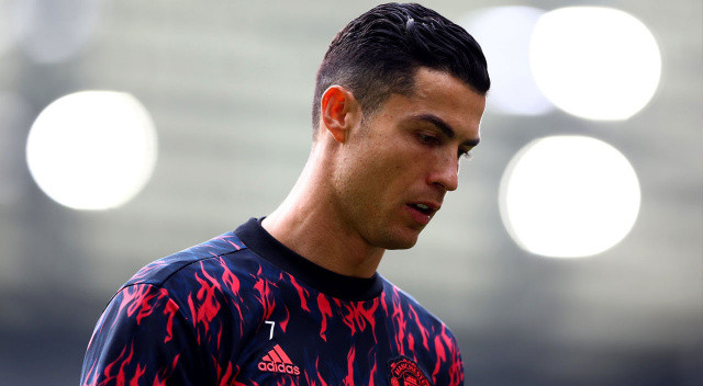 Bayern Münih SEO'su Hasan Salihamidzic, Cristiano Ronaldo iddialarını yalanladı... 37 yaşındaki süper yıldızın ismi bir süredir Alman deviyle anılıyordu.