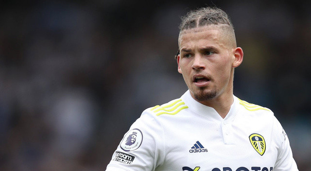 Kalvin Phillips, Manchester City'de... İngiliz milli orta saha oyuncusu için Leeds United'a 42 milyon euro bonservis + bonuslar ödenecek. Bu rakamın 50'ye ulaşması bekleniyor.