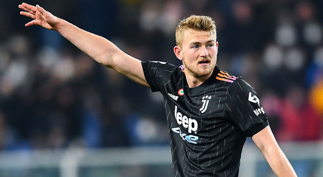 Antonio Rüdiger ve Cristensen gibi iki üst düzey stoperini kaybeden Chelsea, Juventus'tan Matthijs de Ligt'ı istiyor.