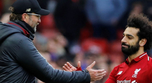 Salah Liverpool'dan haftada 400 bin pound isterken, takımın en çok kazananı konumundaki Hollandalı stoper Virgil van Dijk'in haftada aldığı 240 bin pound alması ayrılık alameti...