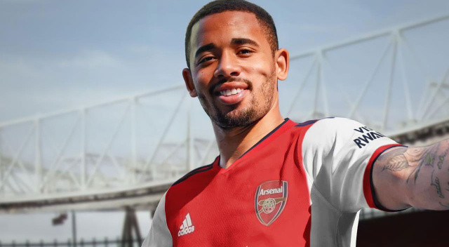 Arsenal'in yeni golcüsü Gabriel Jesus... Londra devi 25 yaşındaki santrfor için Manchester City'ye 45 milyon euro bonservis ödedi. Transferin önümüzdeki hafta açıklanması bekleniyor.