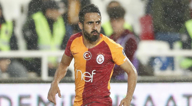 Muğdat Çelik Balıkesirspor, Akhisarspor, Galatasaray, Gaziantep FK ve Kayserispor formalarını giydi.
Yaşadığı ağır sakatlığın etkisinden kurtulamayan tecrübeli futbolcu emekli olma kararı aldı.