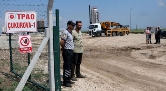 Ceyhan, inanıyorum ki il olacaktır. Enerji İhtisas Bölgesi olması sebebiyle de Ceyhan’ın il olacağını düşünüyorum. 1998 yılında kuyular rezervi düşük diye kapatıldı ve şu an inanıyorum ki Ceyhan’da petrol çıkacak” ifadelerini kullandı.