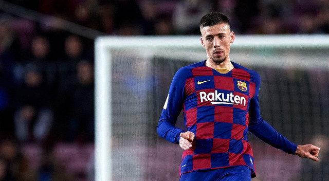 Clement Lenglet, Barcelona'dan Tottenham'a kiralandı. İngiliz ekibi 27 yaşındaki Fransız stoperin satın alma opsiyonu da sahip olacak.
Katalan devinde gözden düşen Lenglet için 2018 yazında Sevilla'ya 36 milyon euro ödenmişti.