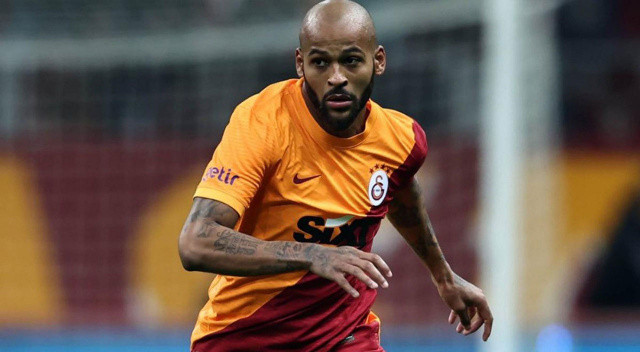 Sevilla ilk teklif olarak 8.5 milyon Euro bonservis + 1.5 milyon Euro bonus, Zenit ise 12 milyon Euro önerdi. İspanyol ekibiyle bugün görüşecek olan Galatasaraylı kurmaylar, rakamın toplamda 15 milyon Euro'ya çıkarılmasını isteyecek. Sevilla eğer kulübün talep ettiği rakamı önermezse, Aslan bu kez de İstanbul'da Zenit Kulübü ile masaya oturacak.