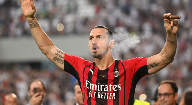 Milan'ın Serie A'da son şampiyon olduğu 2010-2011 sezonunda kadroda olan Ibrakadabra, 11 yıl sonra gelen şampiyonlukta da ligde oynadığı 26 maçta 8 golle takımına katkıda bulunarak tarihe geçti... Dizinden sakatlanan Zlatan'ın yeni sözleşmesinde düşük bir ücreti kabul ettiği aktarıldı...