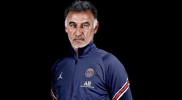 PSG yeni teknik direktörü Christophe Galtier'le 2024'e kadar sözleşme imzaladı. Fransız çalıştırıcı basın toplantısında Neymar'ın takımda kalacağını açıkladı.