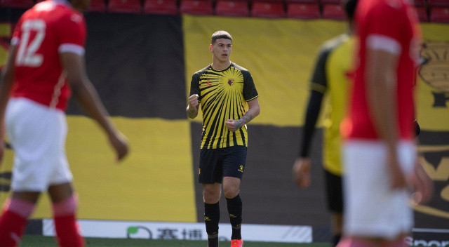Milli futbolcu geçen sezon İngiltere alt liglerinde top koşturdu ve Doncaster Rovers formasıyla 21 maça çıktı.