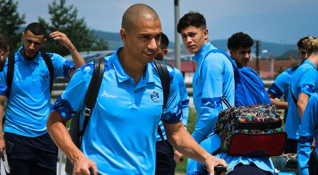 Adana Demirspor tecrübeli orta saha oyuncusu Gökhan İnler'in sözleşmesini 1 yıl uzattı. Mavi-lacivertli kulüpten yapılan açıklamada, 38 yaşındaki oyuncuyla 1 yıllık sözleşme imzalandığı belirtildi. Gökhan, Akdeniz ekibinde 30 Eylül 2020'den bu yana forma giyiyor....
Kaynak: turkiyegazetesi.com.tr