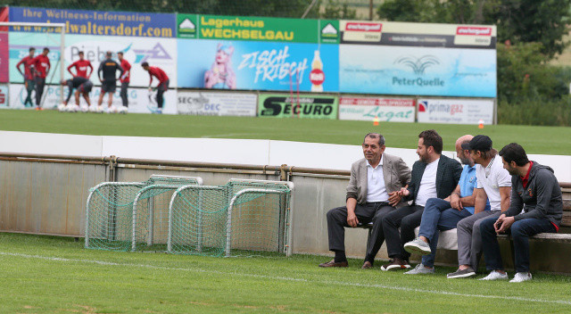 Sportif Direktör Cenk Ergün ve asbaşkan Erden Timur yoğun bir transfer mesaisinde... 
Marcao'yu satan Galatasaray'ın stoper hattında Victor Nelsson-Abdülkerim Bardakcı ikilisi dışında alternatifi kalmadı.