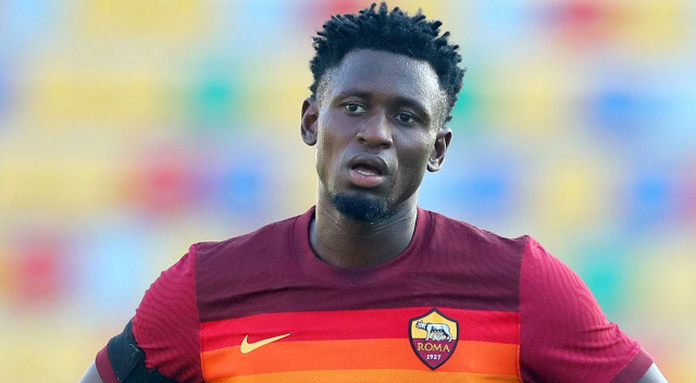 Galatasaray'da 6 numara arayışları sürüyor.  AZ Alkmaar'dan Norveçli orta saha Fredrik Midtsjö için resmi teklif yapıldı. AS Roma'dan Amadou Diawara ise yeniden gündemde. 24 yaşındaki futbolcu için temaslarını sıklaştırıldı.
Jose Mourinho’nun planlarında yer almayan Diawara, İtalyan ekibinin Portekiz kampına götürülmedi.
