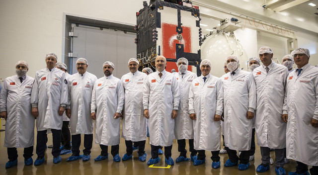 Karaismailoğlu, Türksat 5B'nin de geçen yılın sonunda uzaya fırlatıldığını ve geçen ay Cumhurbaşkanı Recep Tayyip Erdoğan'ın liderliğinde Türkiye'nin ve dünyanın hizmetine sunulduğunu hatırlattı.