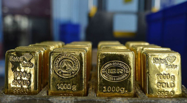 Mevcut koşullarda en iyi yatırım aracının güvenli liman olan altın ve gümüş olacağını söyleyen Öngel, şu ifadeleri kullandı: