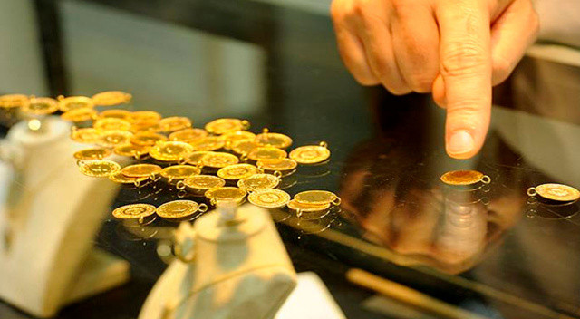 Finans Analisti İslam Memiş, Türkiye Cumhuriyet Merkez Bankası'nın, perşembe günü açıklayacağı faiz kararı öncesi yurt içi ve yurt dışı piyasalardaki son durumu değerlendirdi. Yatırımcılara önemli uyarılarda bulundu.