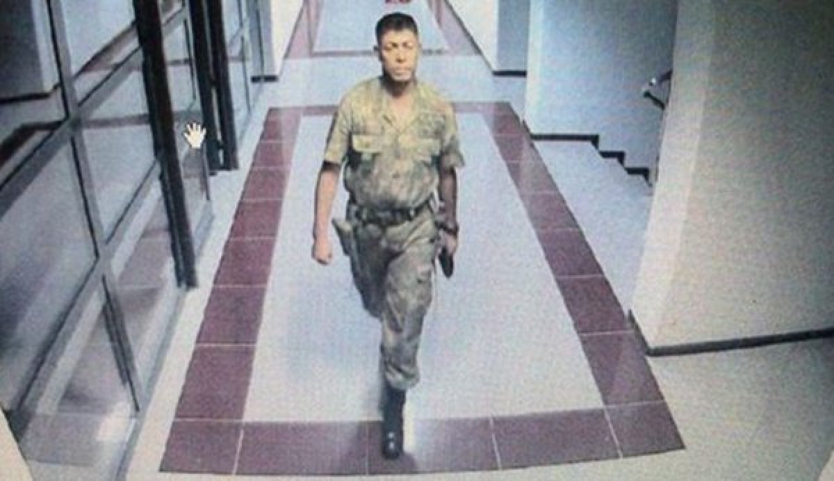 Ömer Halisdemir'in mezarı ziyaretçi akınına uğruyor Ömer Halisdemir'in mezarı ziyaretçi akınına uğruyor
