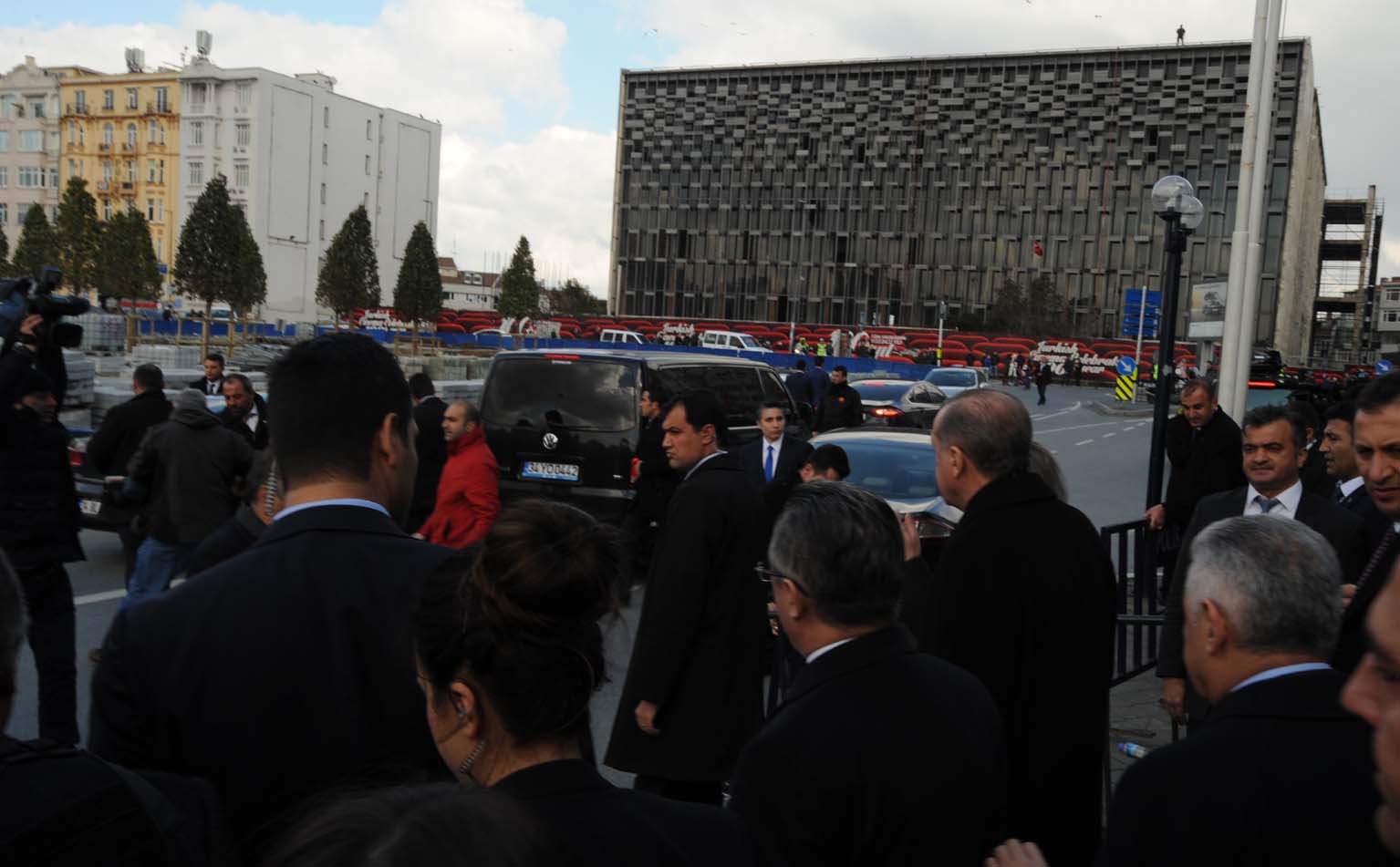 Cumhurbaşkanı Erdoğan Taksim'de Cumhurbaşkanı Erdoğan Taksim'de