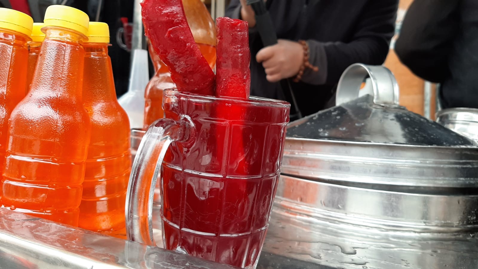 Seyyar satıcı Cumali'nin koronoya çözüm iddiası: Seyyar satıcı Cumali'nin koronoya çözüm iddiası: